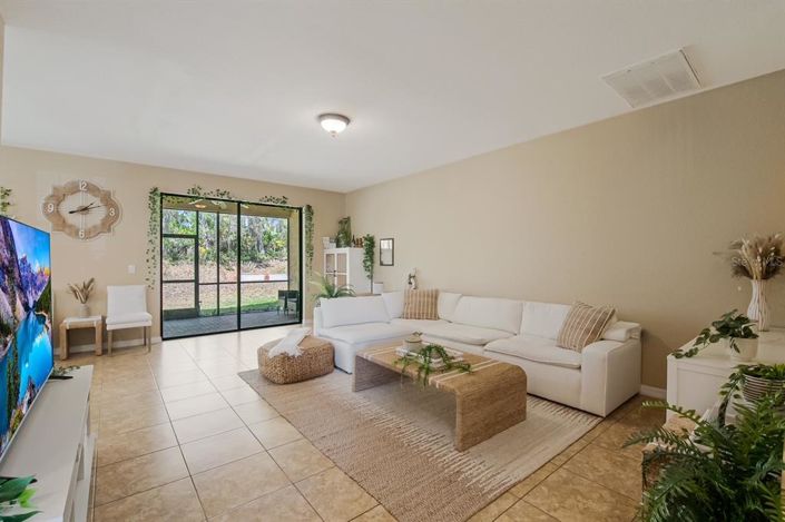 Image No.24-4 Bed Townhouse for sale