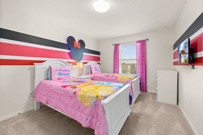 Image No.16-5 Bed Townhouse for sale