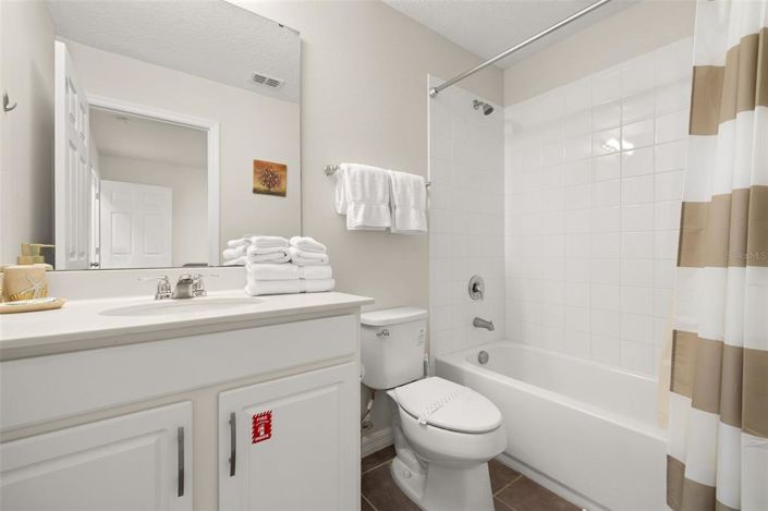 Image No.17-5 Bed Townhouse for sale