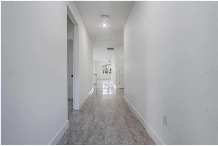 Image No.2-4 Bed House for sale