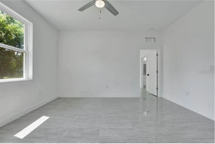 Image No.21-4 Bed House for sale