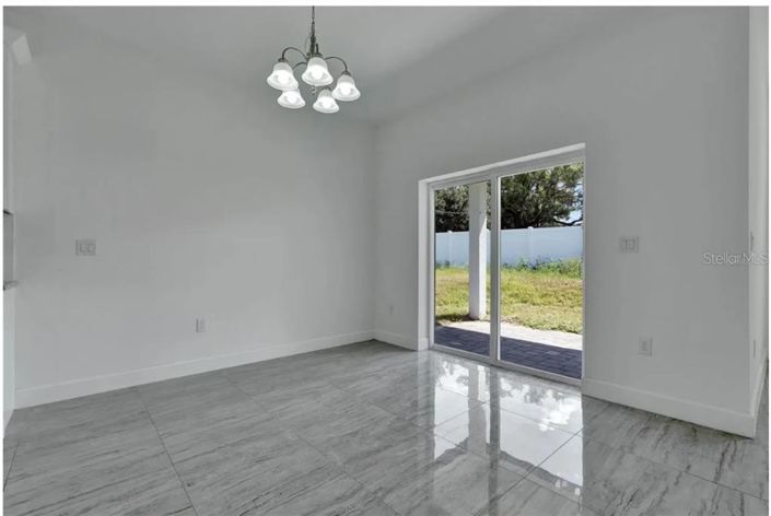 Image No.22-4 Bed House for sale