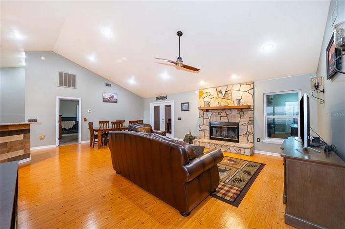 Image No.39-3 Bed House for sale