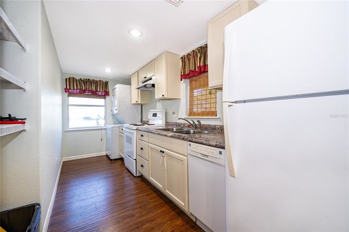 Image No.44-3 Bed House for sale