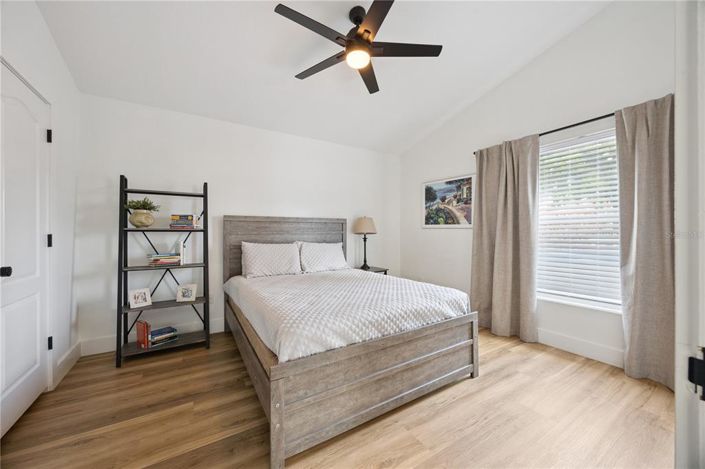 Image No.20-4 Bed House for sale