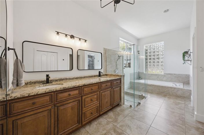 Image No.23-4 Bed House for sale