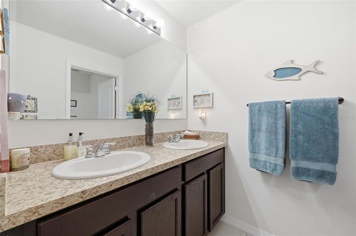 Image No.39-5 Bed House for sale