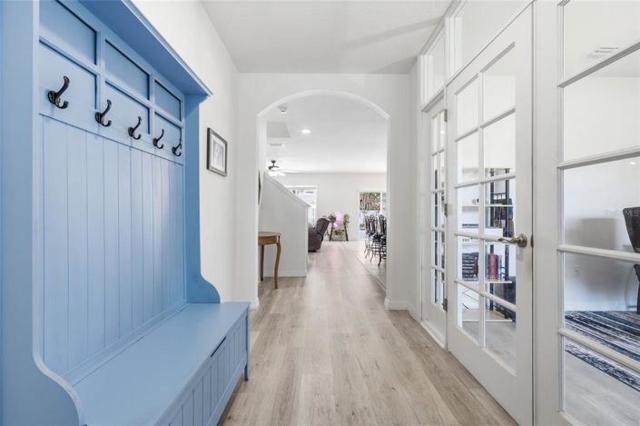 Image No.8-5 Bed House for sale