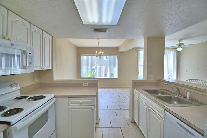 Image No.16-4 Bed Townhouse for sale