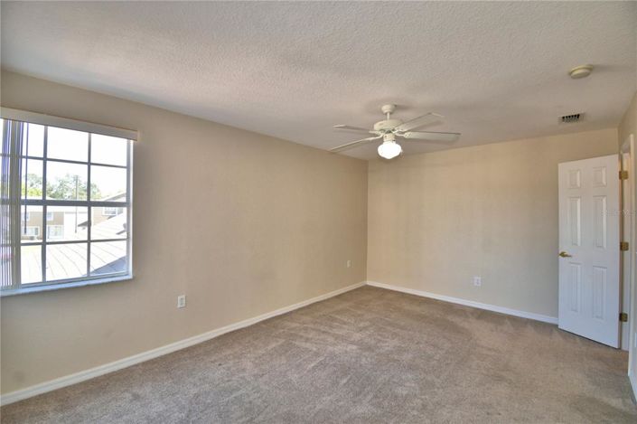 Image No.23-4 Bed Townhouse for sale