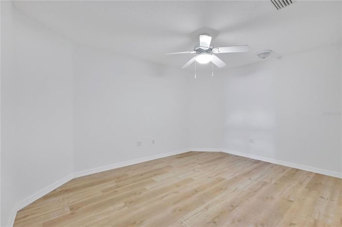 Image No.19-3 Bed House for sale