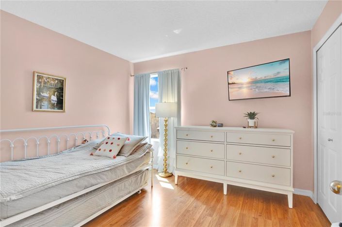 Image No.25-7 Bed House for sale