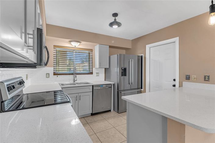 Image No.21-2 Bed House for sale