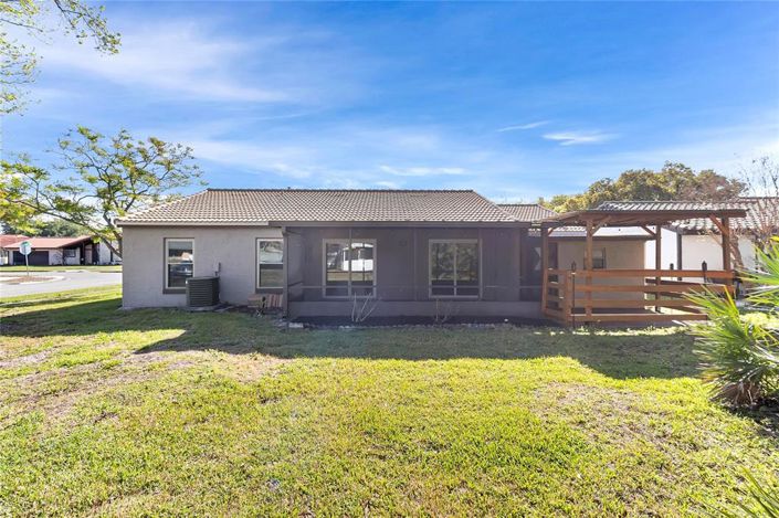 Image No.5-2 Bed House for sale