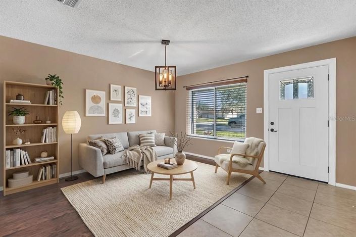 Image No.8-2 Bed House for sale