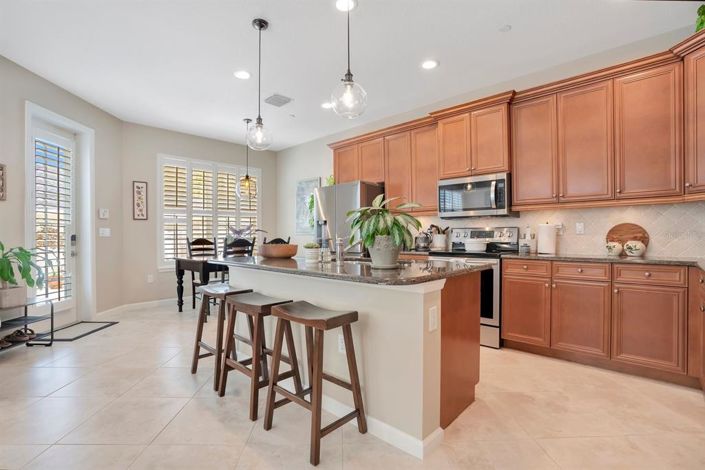 Image No.12-2 Bed Townhouse for sale