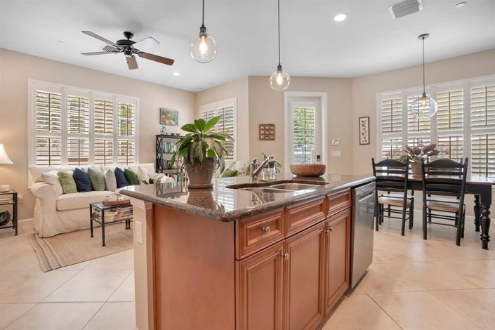 Image No.13-2 Bed Townhouse for sale