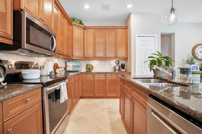 Image No.15-2 Bed Townhouse for sale