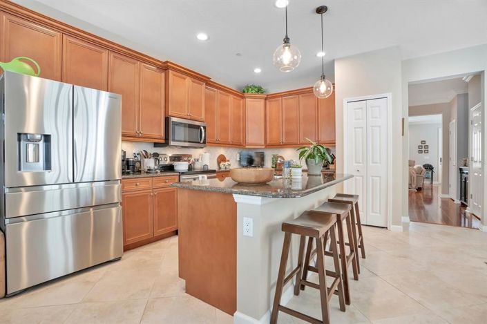 Image No.18-2 Bed Townhouse for sale