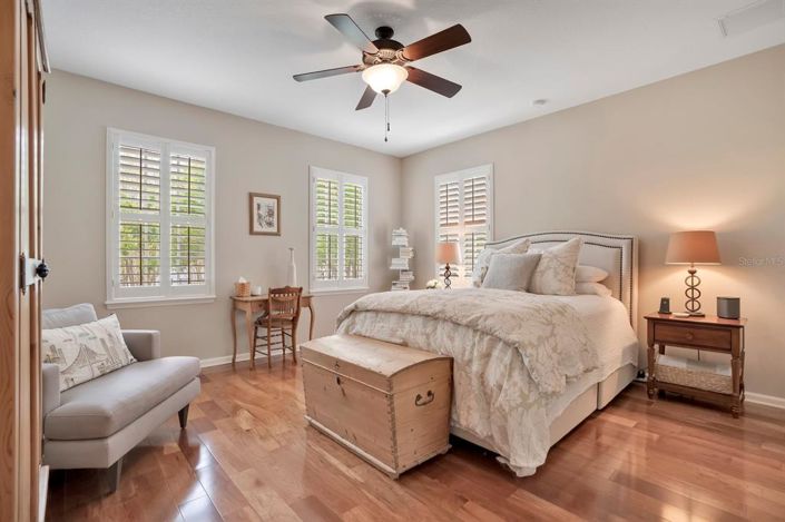 Image No.23-2 Bed Townhouse for sale