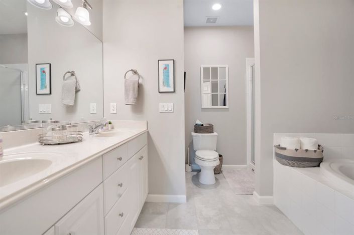 Image No.26-2 Bed Townhouse for sale