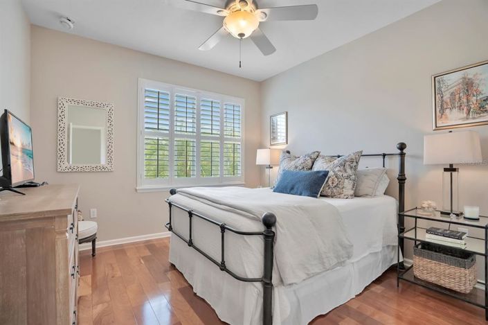 Image No.29-2 Bed Townhouse for sale