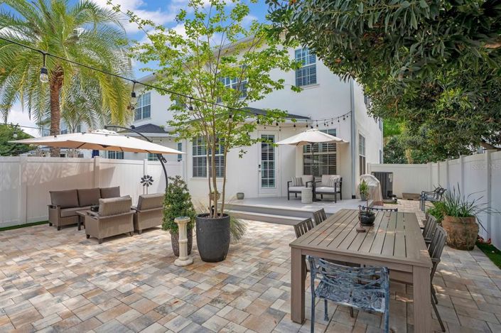 Image No.37-2 Bed Townhouse for sale