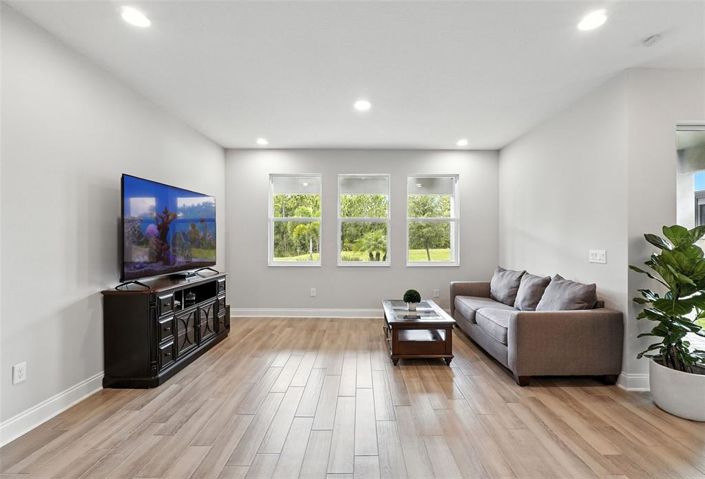 Image No.19-3 Bed House for sale