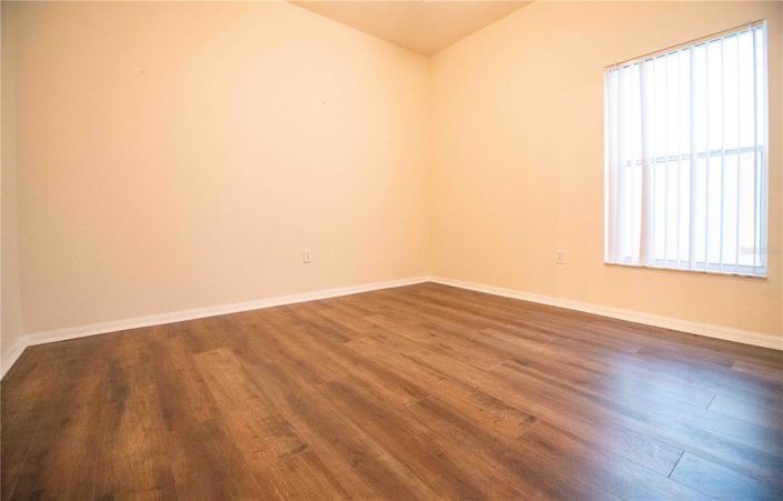 Image No.10-6 Bed House for sale