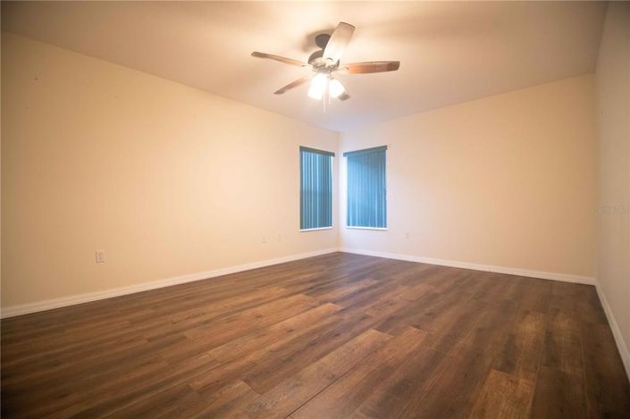 Image No.7-6 Bed House for sale