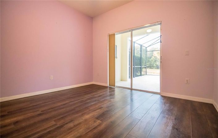 Image No.9-6 Bed House for sale