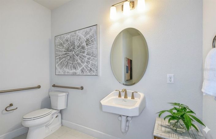 Image No.16-6 Bed House for sale