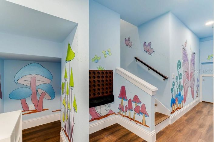 Image No.41-10 Bed House for sale