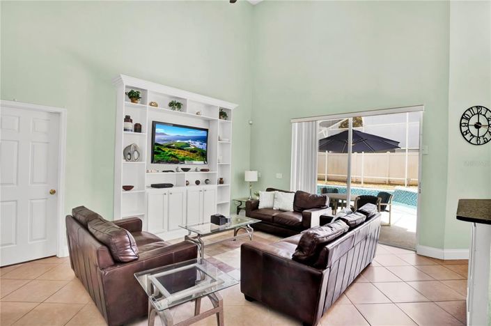 Image No.10-5 Bed House for sale
