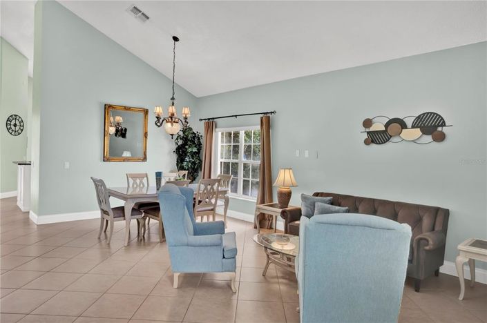 Image No.6-5 Bed House for sale