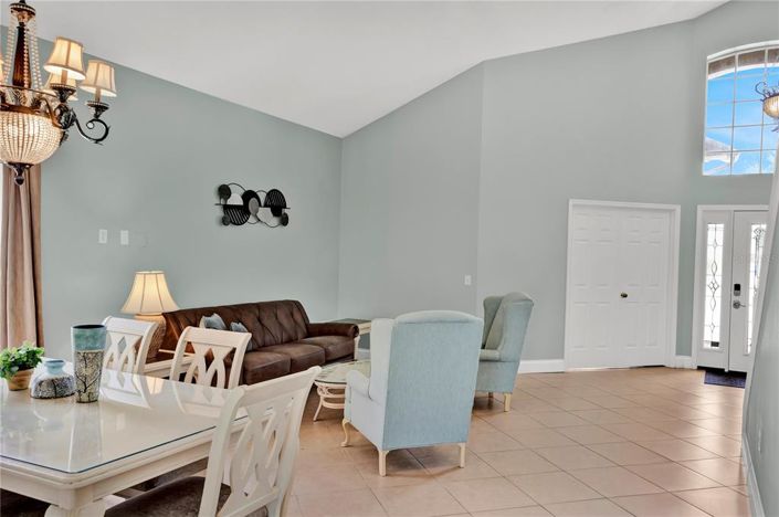 Image No.9-5 Bed House for sale