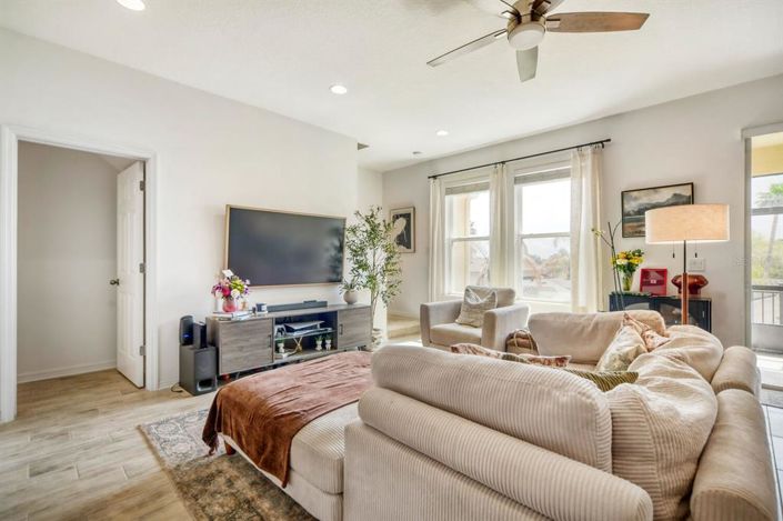 Image No.7-3 Bed Townhouse for sale