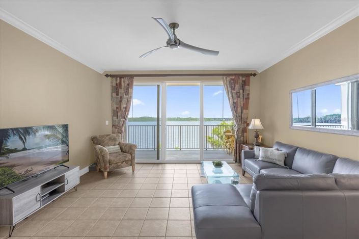 Image No.10-1 Bed Apartment for sale