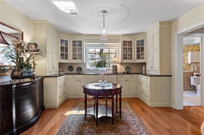 Image No.16-5 Bed House for sale