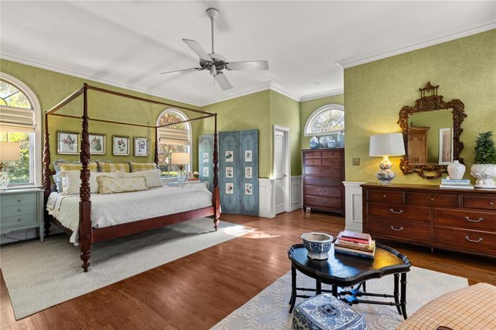 Image No.20-5 Bed House for sale