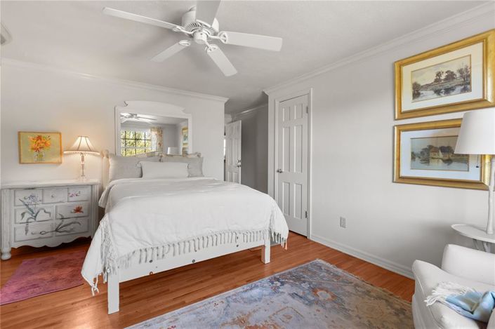 Image No.33-5 Bed House for sale