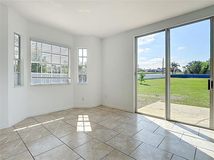 Image No.20-Maison de ville de 4 chambres à vendre à Saint John