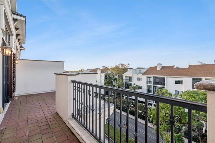 Image No.28-3 Bed Apartment for sale