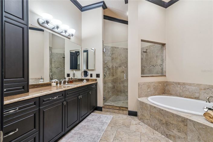 Image No.33-3 Bed Apartment for sale