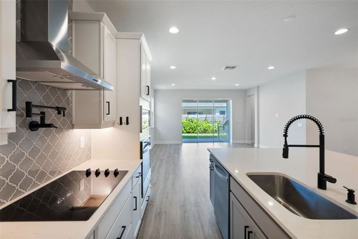 Image No.18-4 Bed House for sale