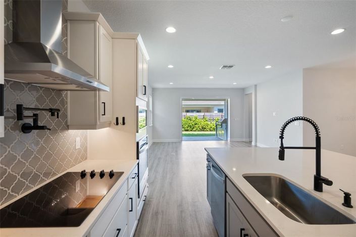 Image No.19-4 Bed House for sale