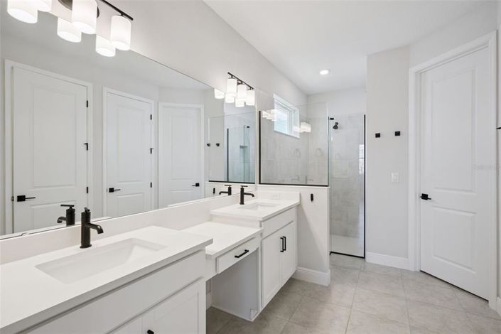 Image No.24-4 Bed House for sale