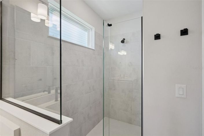 Image No.25-4 Bed House for sale