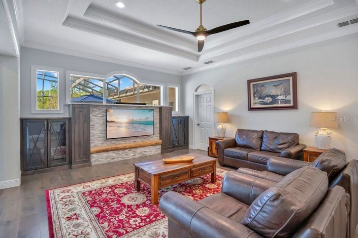 Image No.13-4 Bed House for sale