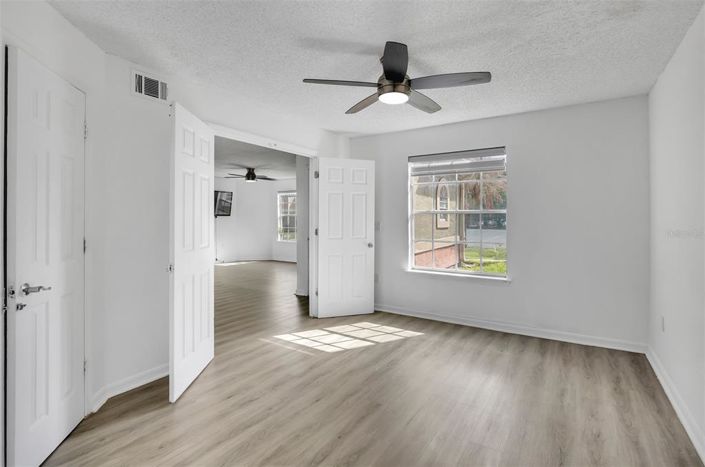 Image No.20-2 Bed Apartment for sale